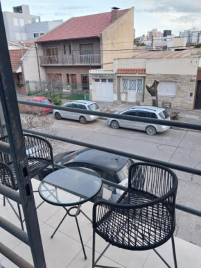 DEPARTAMENTO con COCHERA PARA 5 PERSONAS